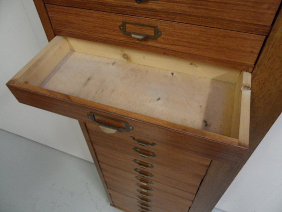 Image 1 of Vintage fourniturenkast