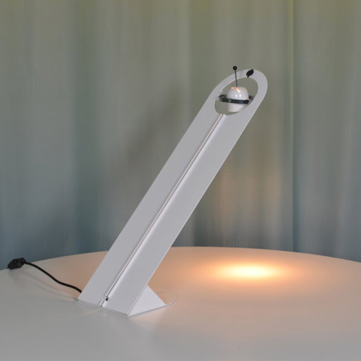 1 lámpara de escritorio Plano