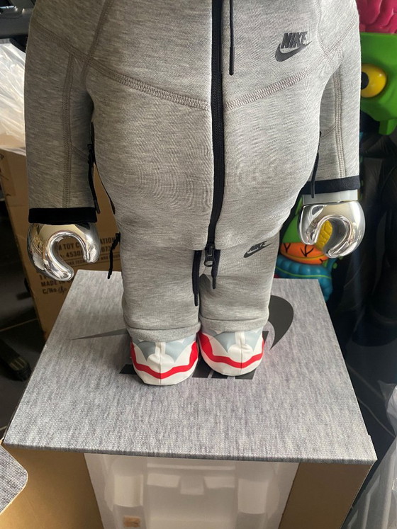 Image 1 of Bearbrick NIKE TECH FLEECE N98 1000% 70cm Edition 2023 ausverkauft MEDICOM
