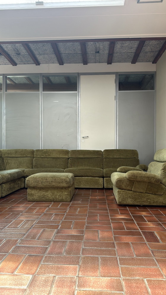Image 1 of Vintage modulaire groene velours bankstel met
bijpassende fauteuil & poef