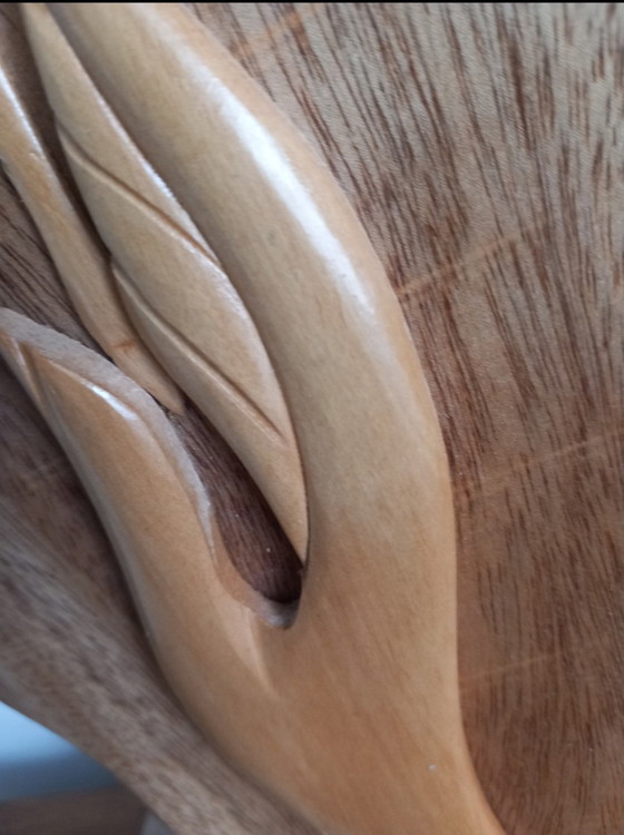 Image 1 of EXCEPCIONAL ESCULTURA DE PARED – Escultura de pared 3D "Rosa y su capullo" – Firmada por Ngor Hân – Arte en taracea – 41 cm