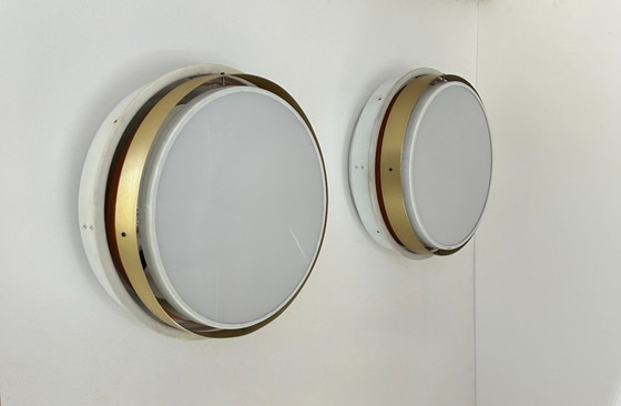 Image 1 of Coppia di applique vintage XL, ottone e vetro opalino, Danimarca, 1970