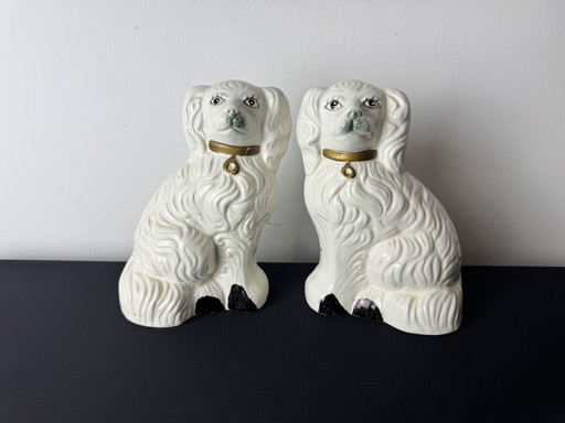 Set of 2 Staffordshire dog figurines, hookers dog statue