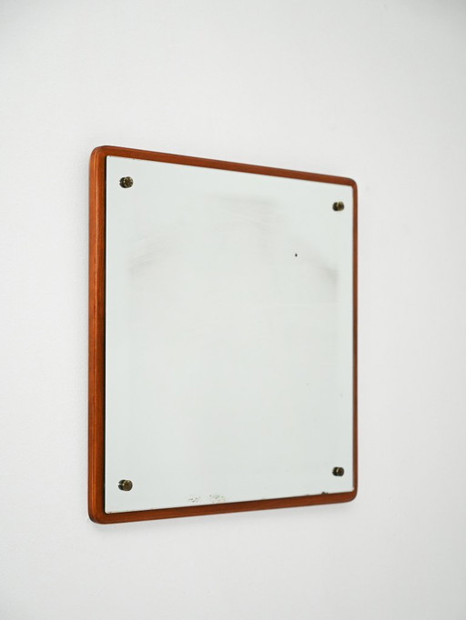 Scandinavische vierkante teakhouten spiegel uit de jaren 60-70.