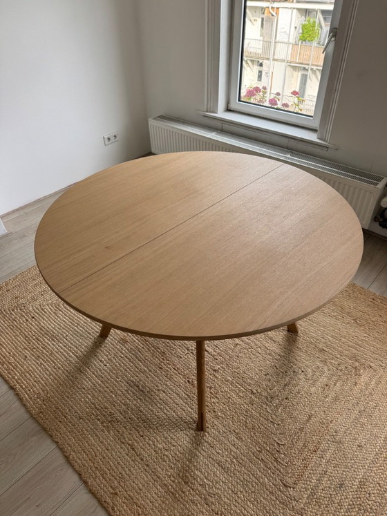 Bolia Soft Mood Esstisch Ø122 cm + Ausziehplatte – weiß pigmentierte Eiche – Esstische, Holz (photo 5 of 7)