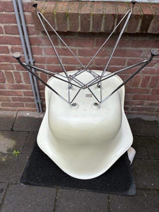 Image 1 of 4 pezzi di sedie Eames Dar