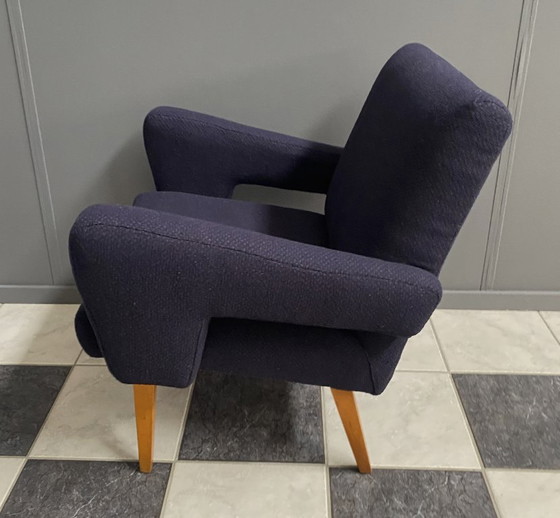 Image 1 of Poltrona viola di Jitona 1970