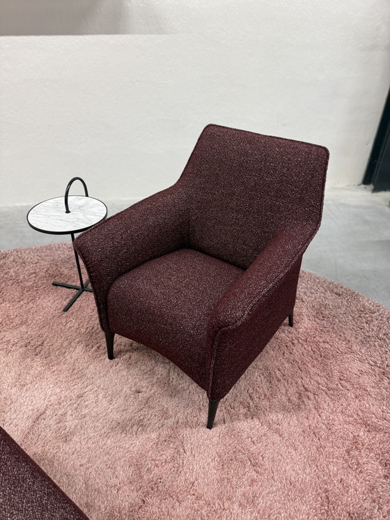 Image 1 of Leolux Mayuro Fauteuil met Poef Mondo Viola stof 