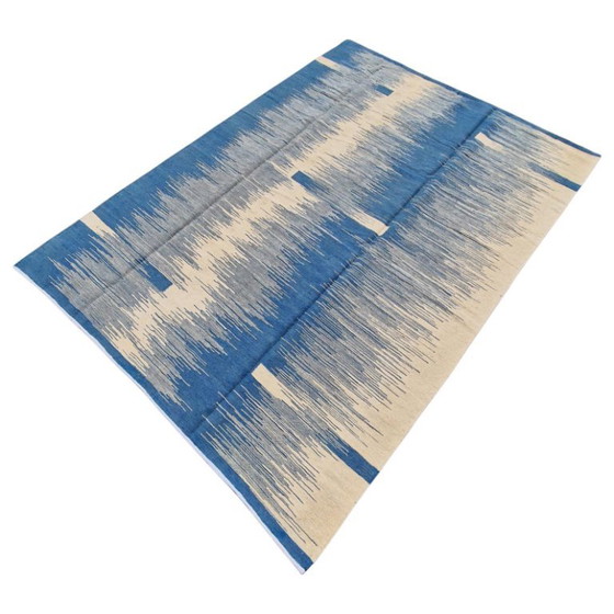 Alfombra Kilim tejida a mano | Diseño Ikat azul moderno | Lana de tejido plano sobre algodón (97 × 72 – Wool (photo 8 of 9)
