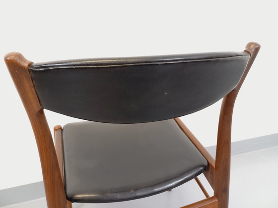 Image 1 of Vintage Scandinavian Teak and Skai Chair from the 50s and 60s