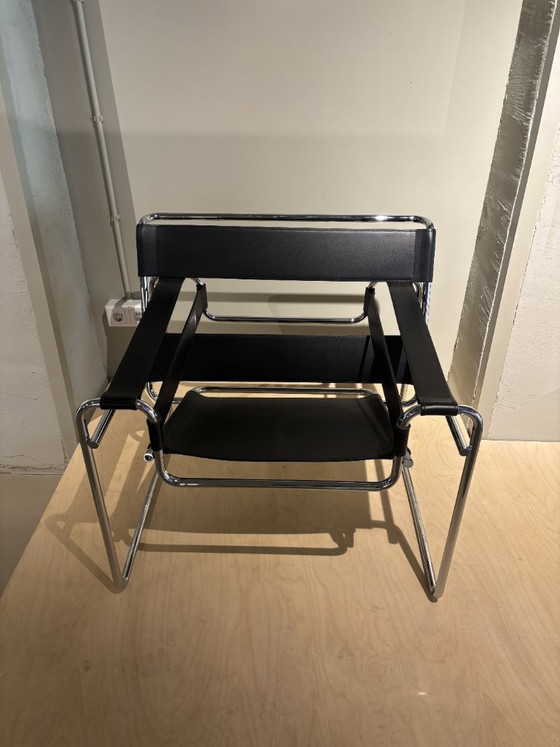 Image 1 of knoll wassily chair