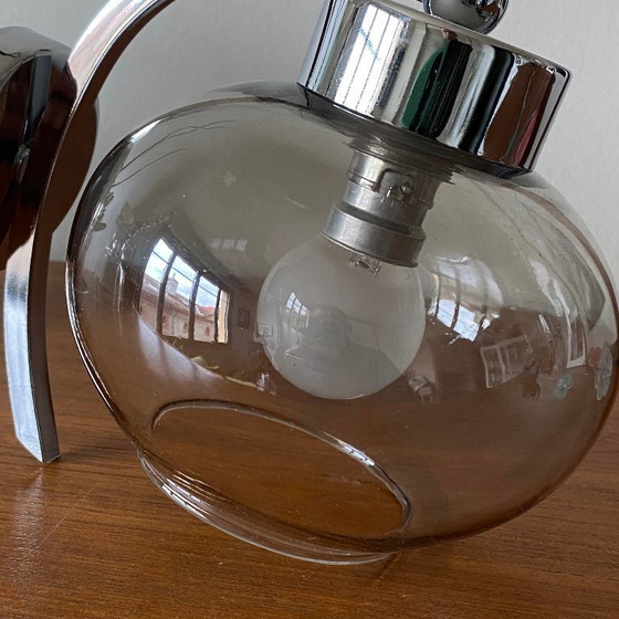 Image 1 of Applique in metallo cromato e globo in vetro grigio fumé