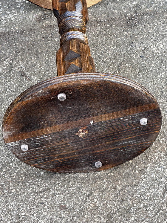 Image 1 of Bijzettafel en console van houtsnijwerk uit de jaren 1930