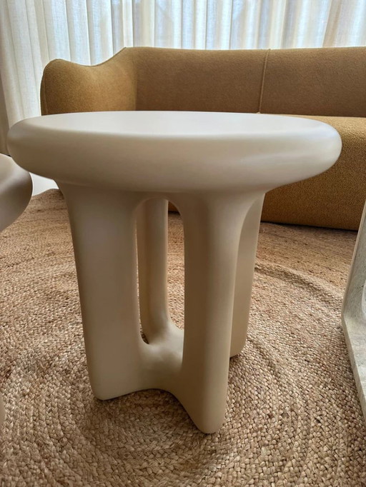 Table d'appoint Onomo en pierre de boue