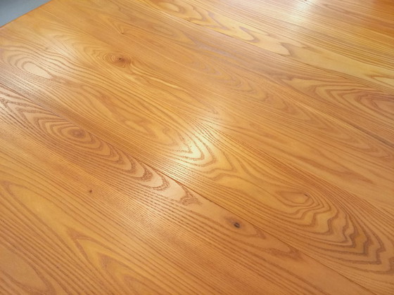 Image 1 of Vintage Seltz round dining table from the 70s/80s in solid blond elm with extensions