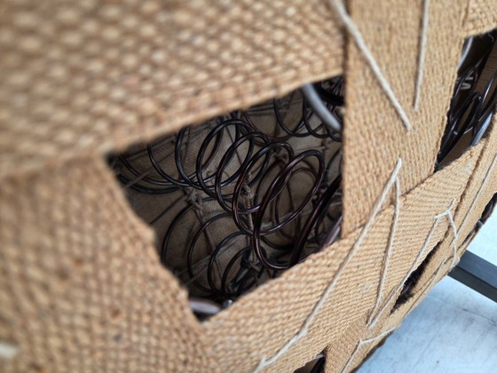 Image 1 of Fauteuil danois des années 1960, revêtement d'origine en velours vert.