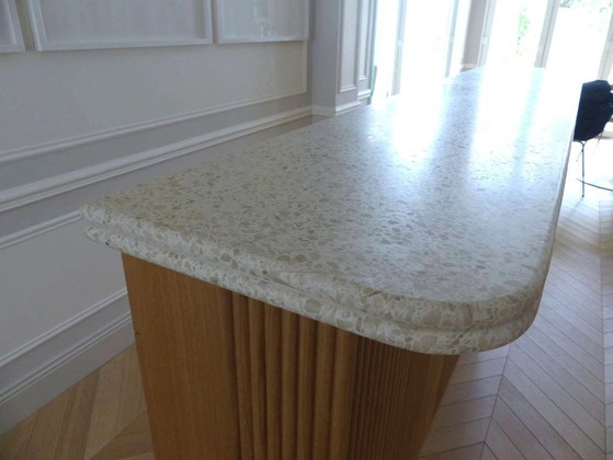Image 1 of Moderne Bar aus massiver Eiche und doppelter Terrazzo-Arbeitsplatte – Einzigartiges Stück