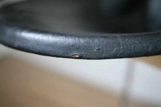 Image 1 of Sedia Pussycat, edizione Steiner, design di Kwok Hoi Chan