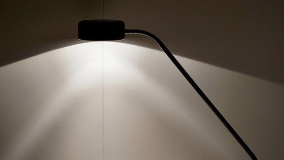 Image 1 of Minimalistische matzwarte bureaulamp – industrieel design uit het midden van de vorige eeuw