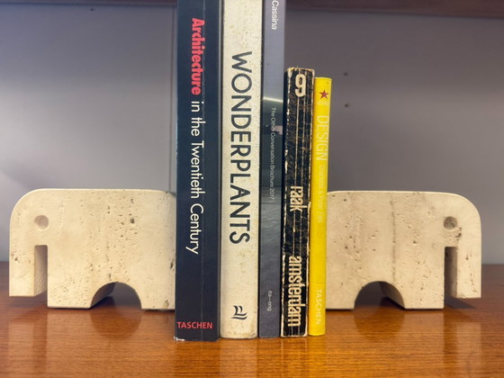 Image 1 of 2x Elefantenskulptur-Buchstützen aus Travertin von Enzo Mari, Italien, 1970er Jahre