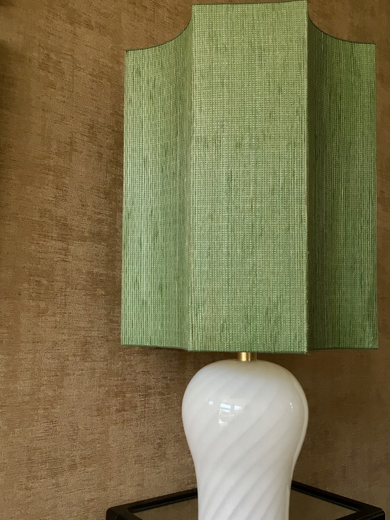 Image 1 of Grande lampe de table italienne en verre de Murano tourbillonnant, style milieu du XXe siècle, H 78 cm