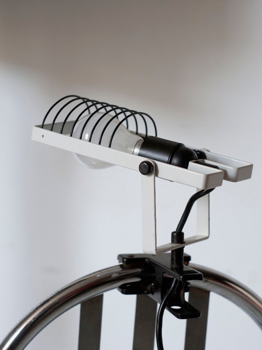 Artemide clip lamp Design Ernesto Gismondi model Sintesi