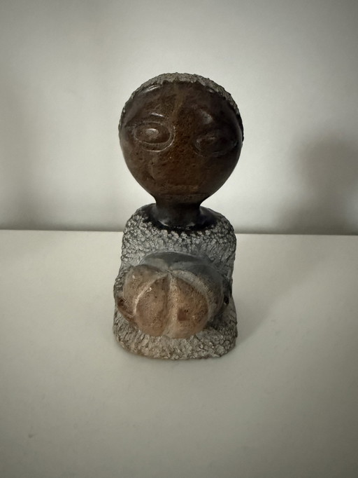 Authentic Shona statue – hand-carved serpentine stone from Zimbabwe (12 cm, 538 g)