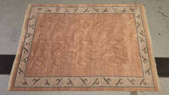 Image 1 of Handgeknüpfter orientalischer Wollteppich im modernen Nepal-Stil, zartrosa, 256 x 352 cm