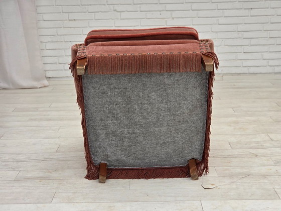 Image 1 of 1970, fauteuil danois, velours d'ameublement rose saumon, bois de hêtre.