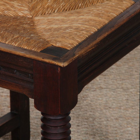 Image 1 of Juego de 6 sillas de madera maciza con asiento de paja, fabricación francesa, 1940.