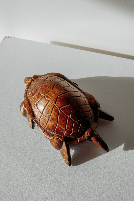 Image 1 of Handgefertigte Schmuckschatulle aus Holz in Form einer Schildkröte