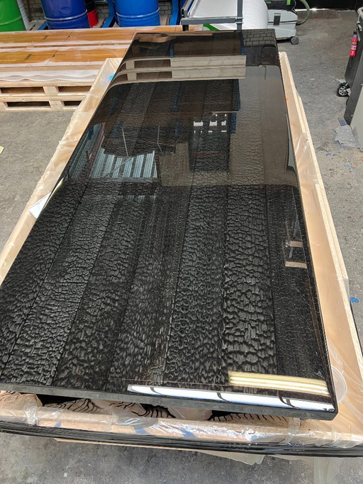 Vente en salle d'exposition ! Table en bois brûlé et époxy