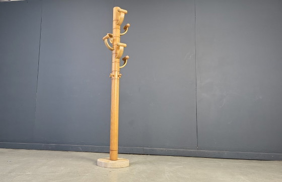 Image 1 of Perchero antiguo de travertino y madera de fresno, de Ettore Sottsass, década de 1980.