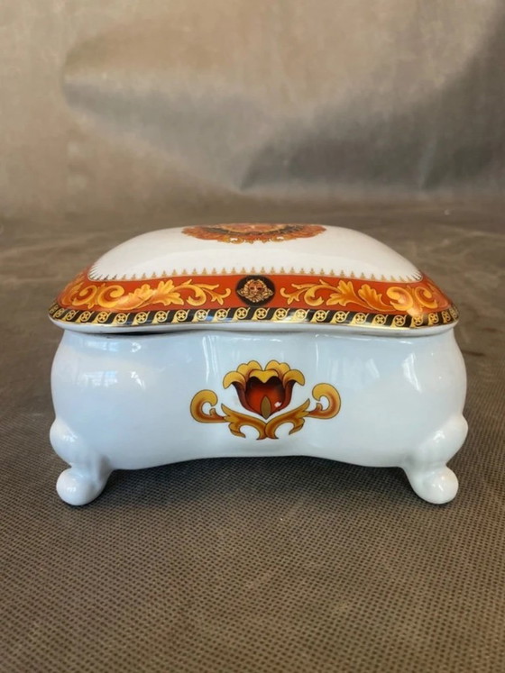 Schmuckkästchen aus Porzellan – Medusa-Dekor – Tischdekoration, Porcelain (photo 3 of 5)