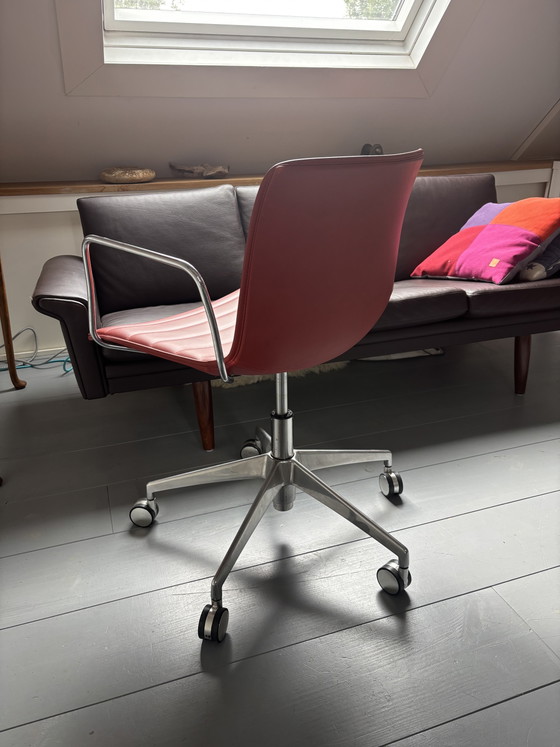 Schöner Designer-Bürostuhl aus Leder – Arper, Bürostühle, Leather, Metal (photo 4 of 5)