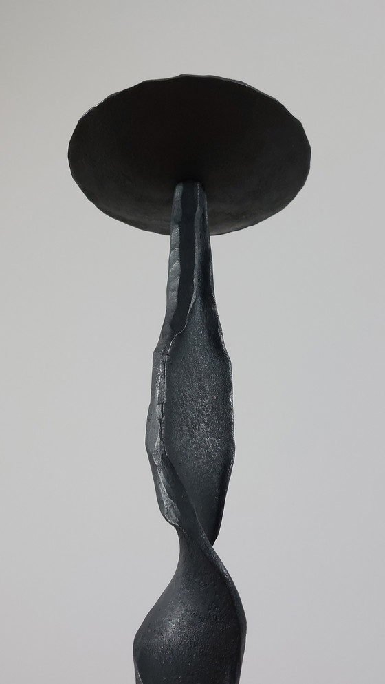 Image 1 of Vintage Mid Century handgesmede brutalistische metalen kandelaar