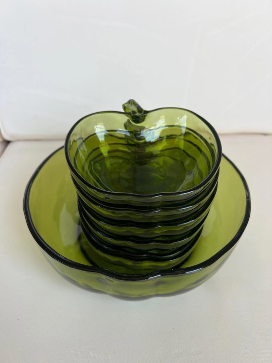 Vintage Groene Glazen Fruitschaal met 6 Dessertschaaltjes | Appelvorm | Jaren 70 Glazen Schalenset | – Glass (photo 8 of 8)