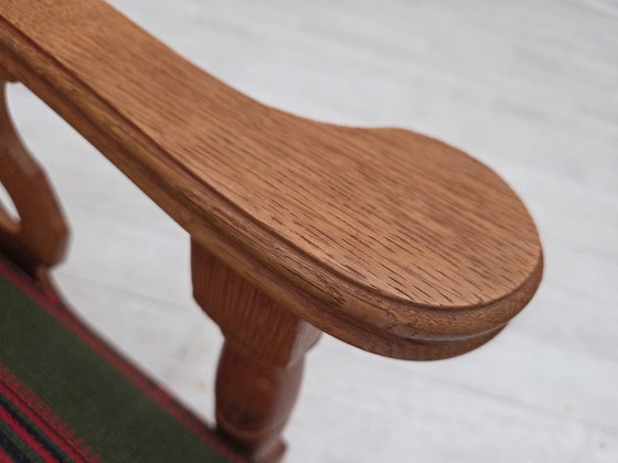 Image 1 of Dänischer Sessel aus den 1970er Jahren, grüne Möbelwolle, massives Eichenholz.