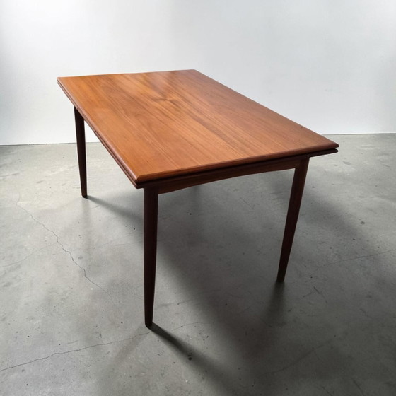 Mid-Century Teak Extendable Dining Table, Danish Design, 1960s – Wood (photo 5 of 14)