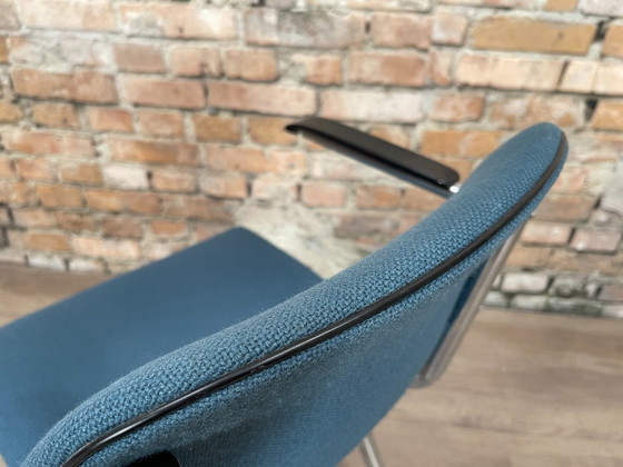 Image 1 of Ahrend Buisframe Sledestoel blauw