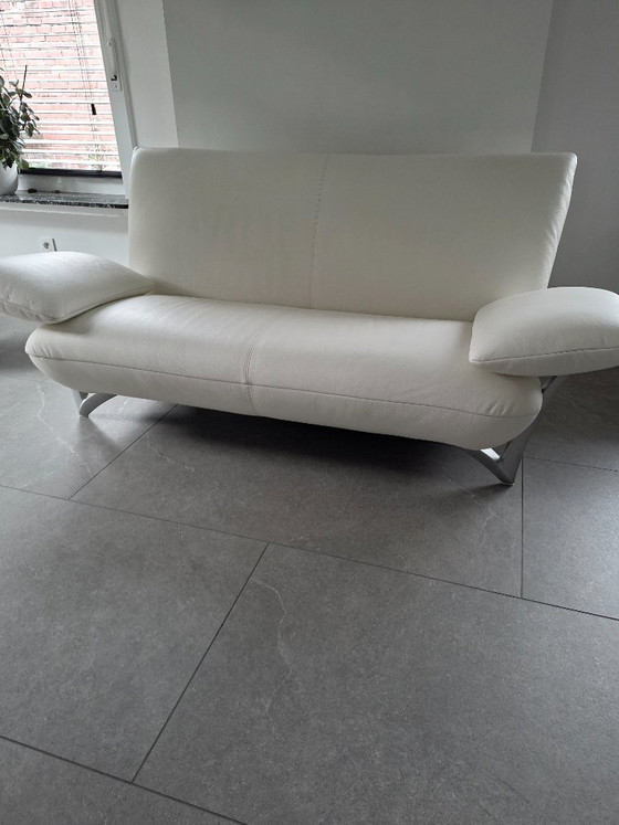 Image 1 of Canapé design 2 places en cuir Rolf Benz, entièrement rénové par des professionnels.