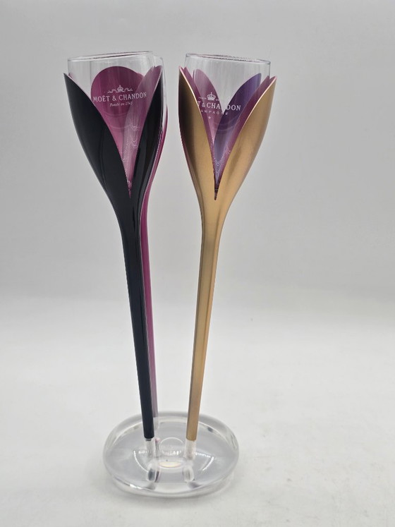 Image 1 of Champagne flutes in houders Moët & Chandon