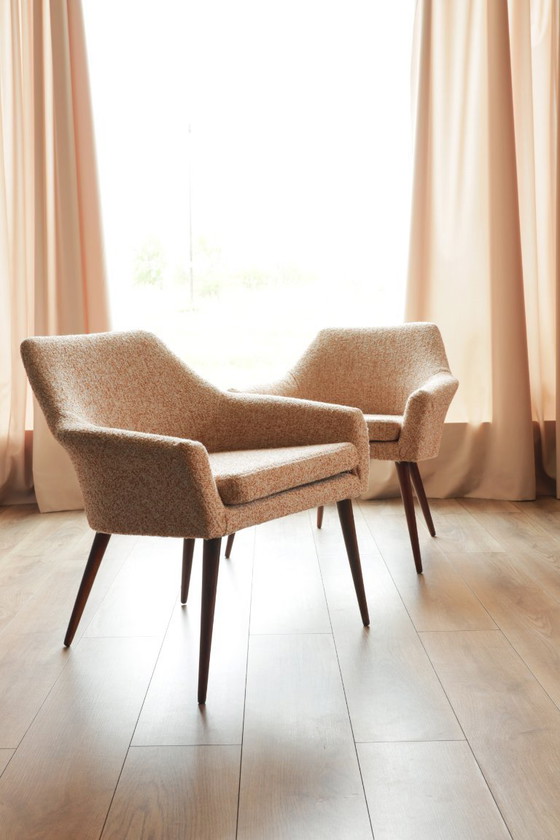 Image 1 of Set van 2 Clubfauteuils Vintage Paire Lounge Chairs Tijdloze Boucle Wit & Oranje Stoffering