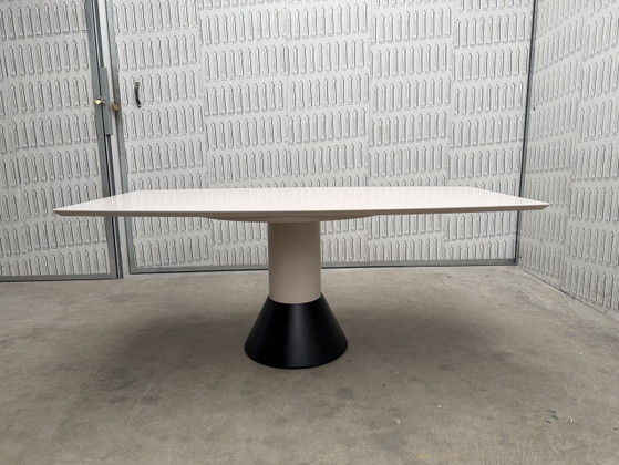 Image 1 of Mesa de comedor Arco Balance - Dune (crema) - Arnold Merckx
