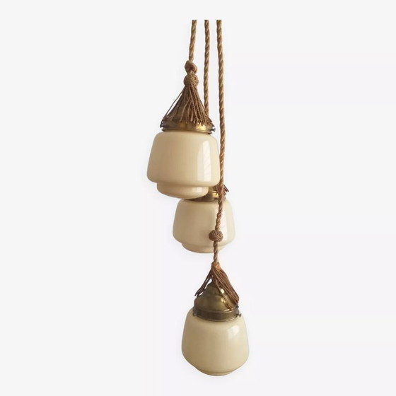 Image 1 of Lampadario Art Déco composto da 3 globi in vetro opalino color miele e passamaneria