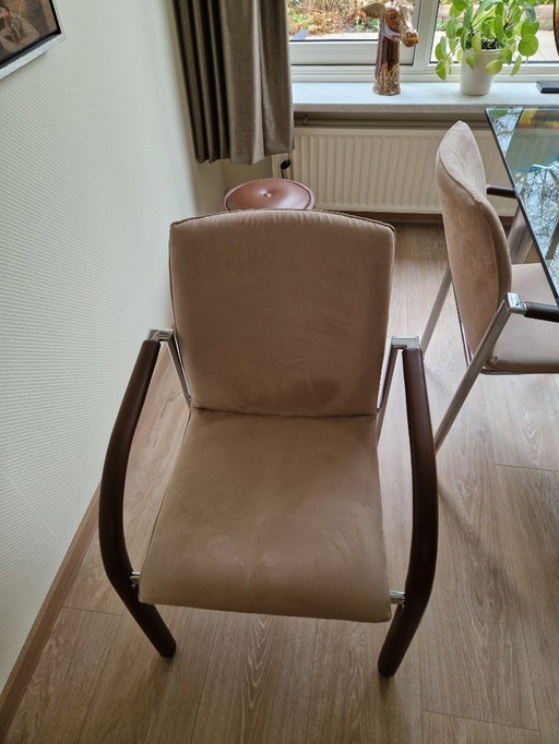 Leolux glass design tables in good condition. Chairs have been reupholstered in early 2024.
