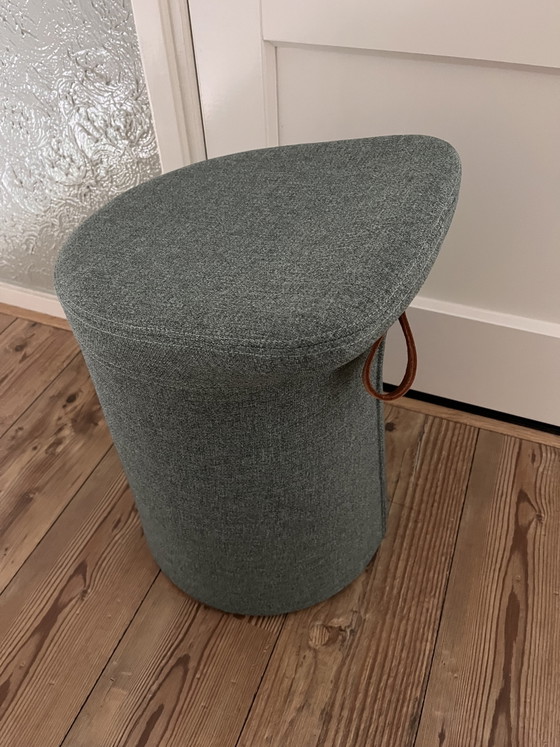 Artifort Lilac Pouf – Footstools & poufs, Leather, Textile (photo 8 of 11)