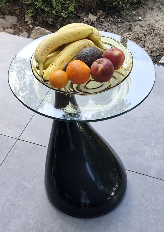 Image 1 of Teardrop-shaped coffee table, black, round tabletop