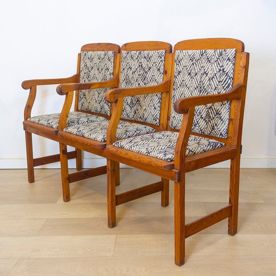 Image 1 of Gestoffeerde bank met 3 zitplaatsen, Spanje, 1910