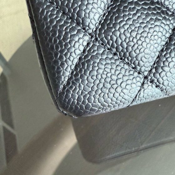 Image 1 of Borsa Chanel Classic Flap Small - Caviar 23CM trapuntata nera con finiture dorate